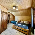 буковеньки гостинний дім та Bukovel