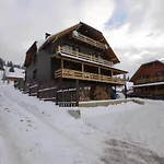 буковеньки гостинний дім та 3*
