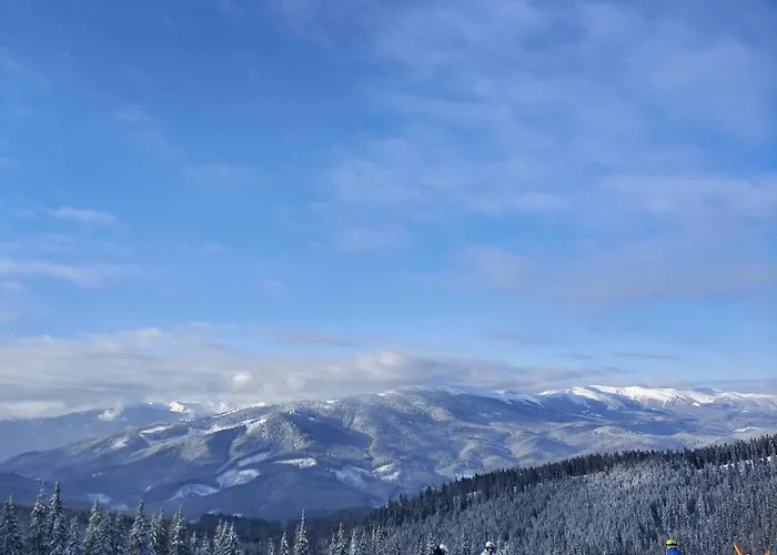 буковеньки гостинний дім та Bukovel